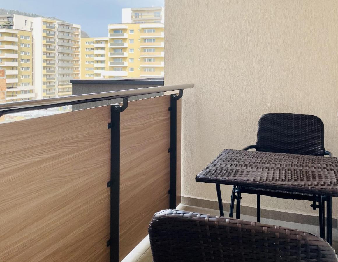 Apartament Mountain Crib In Urban Plaza W. Parking & Netflix Braszów Zewnętrze zdjęcie