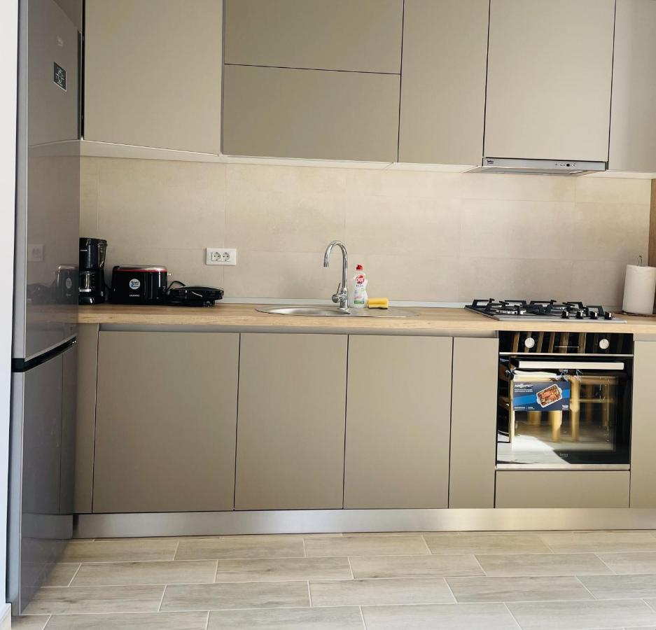 Apartament Mountain Crib In Urban Plaza W. Parking & Netflix Braszów Zewnętrze zdjęcie