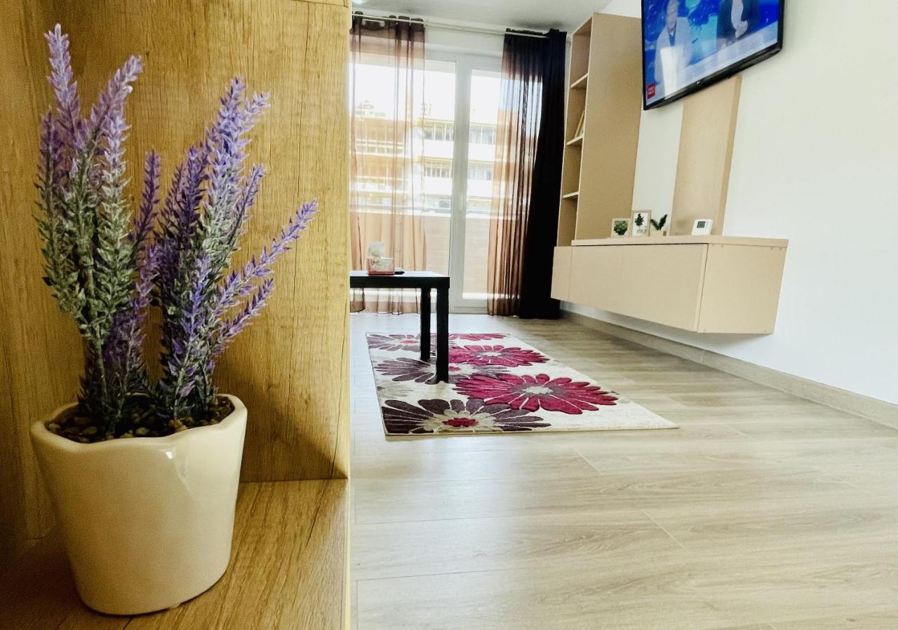 Apartament Mountain Crib In Urban Plaza W. Parking & Netflix Braszów Zewnętrze zdjęcie
