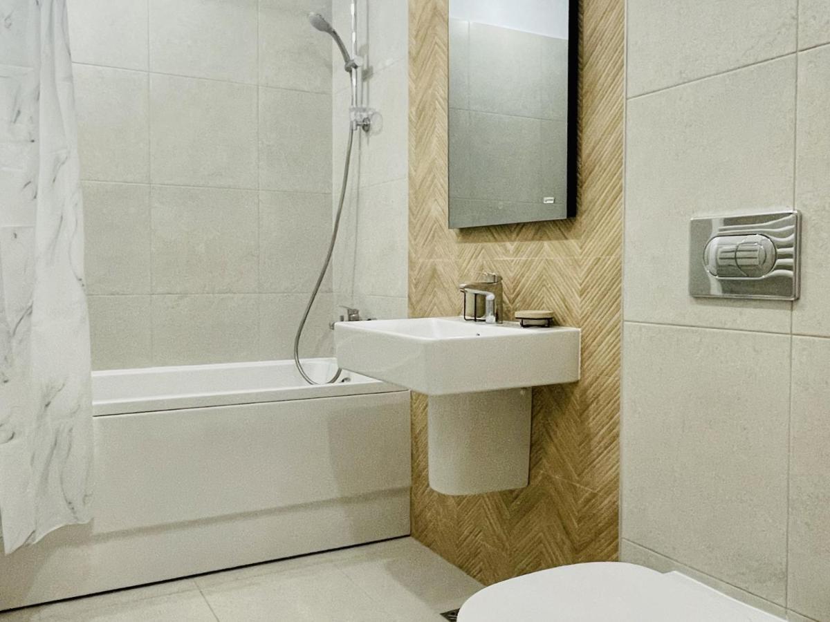 Apartament Mountain Crib In Urban Plaza W. Parking & Netflix Braszów Zewnętrze zdjęcie
